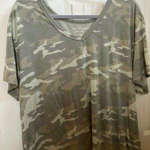 COPY - American eagle v-neck camouflage soft shirt